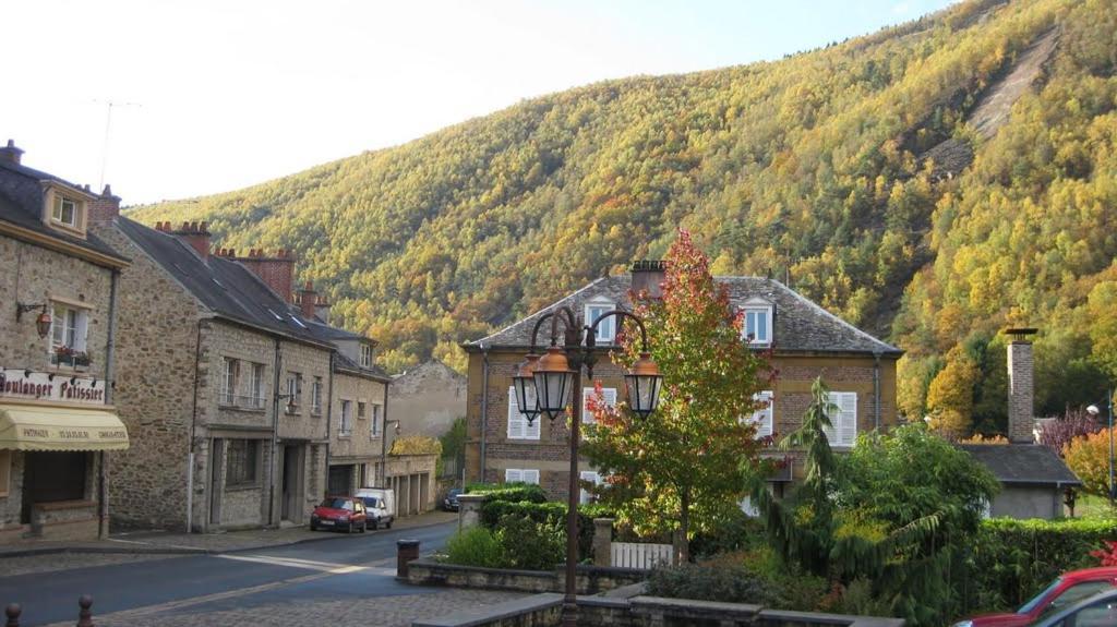 De Vac's Et D'affaires A Holiday home Montherme